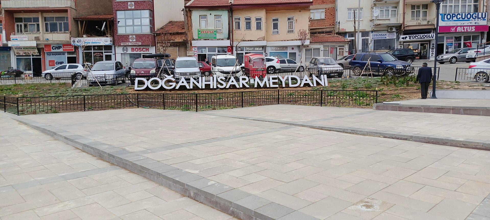 Doğanhisar Meydanı
